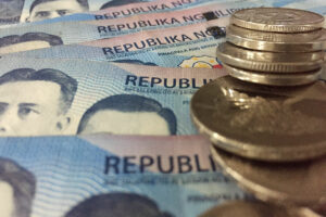 Photo of Peso rises amid US debt limit talks