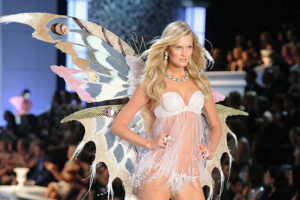 Photo of Victoria’s Secret is rebooting its scandal-plagued fashion show as movie