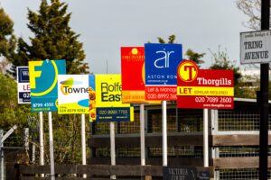 Photo of House prices continue to fall as buy-to-let landlords sell up