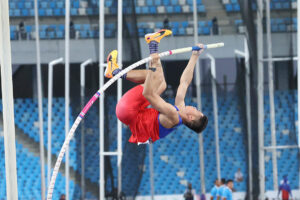 Photo of World No. 3 Obiena vaults to bronze medal in Poland