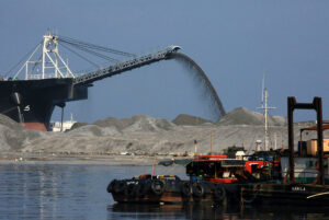 Photo of Suspension of Manila Bay reclamation projects seen to discourage foreign investors