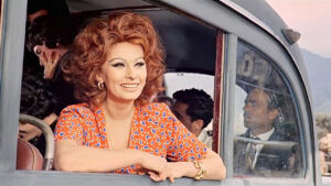 Photo of Oscar-winning Italian actress Sophia Loren hospitalized after fall
