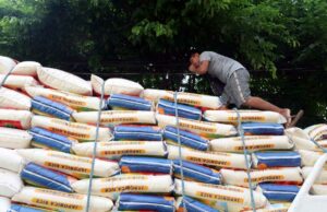 Photo of Marcos urged to extend lower tariff rate on rice