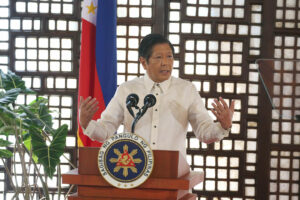 Photo of Marcos signs bill boosting public-private deals