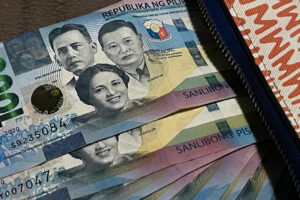 Photo of Peso weakens on bargain hunting