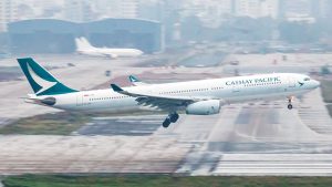 Photo of Cathay Pacific needs to address capacity issues, Hong Kong leader says