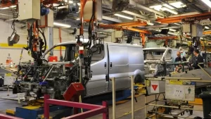 Photo of Vauxhall to build electric vans at Luton plant from 2025