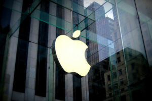 Photo of Apple quarterly profit, revenue top Wall Street targets but China lags