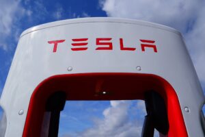 Photo of Tesla quits Australia auto lobby over claims on car emission standards
