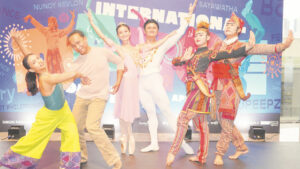 Photo of Ballerinas, hip-hop artists, and folk dancers get together to bust a move for Int’l Dance Day