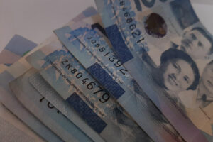 Photo of Peso weakens anew as markets await ECB move