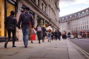 Photo of UK retail sales rise unexpectedly in September despite economic uncertainties