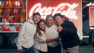 Photo of Coca-Cola Philippines puts on Santa’s hat to spread kindness and reunite an OFW’s family this Christmas