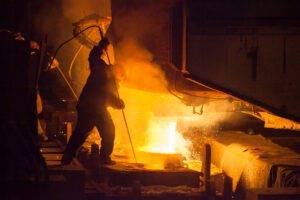 Photo of Ministers consider renationalising British Steel to save thousands of jobs