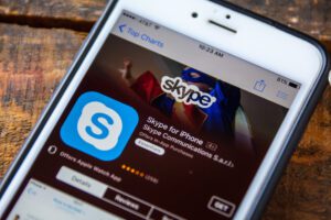 Photo of Skype to shut down in May 2025, directing users to teams free