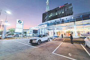 Photo of First ‘Retail.Next’ BMW showroom in PHL opens