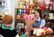 Photo of Retail sales rise modestly in February as Valentine’s Day boosts spending