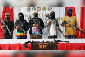 Photo of 5 BIFF fighters surrender