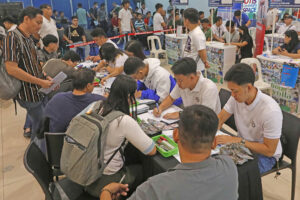 Photo of Philippine jobs ‘exposed’ to AI risks estimated at 35-37%