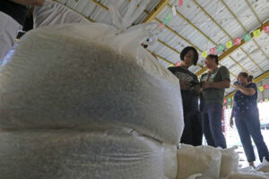 Photo of Subsidized P20-per-kilo rice rolled out in Cebu