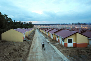 Photo of Gov’t eyes 2,000 houses in Cavite