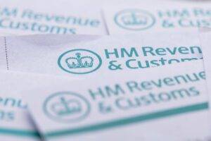 Photo of Record 299,000 tax returns filed in first week of new tax year, says HMRC