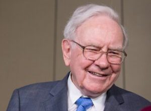 Photo of Warren Buffett to step down as Berkshire Hathaway CEO by end of 2025